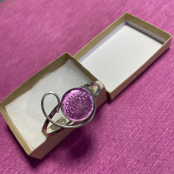 Pink Stone Metal Wrist Bracelet - Picture 3 of 6